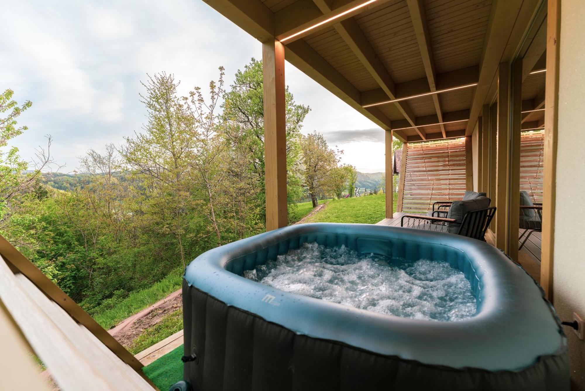 Holiday House Hona Lux Velike Lasce Exterior foto
